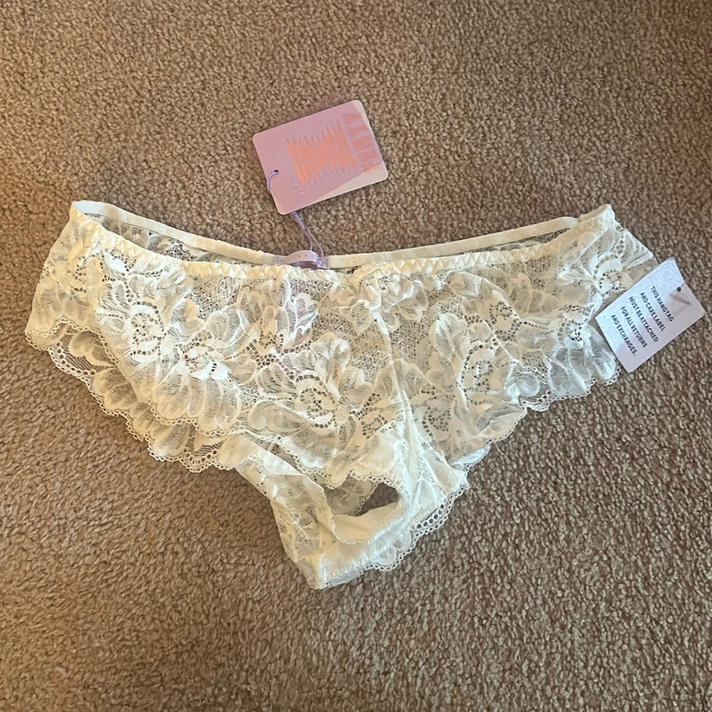 NWT Savage Fenty white cheeky underwear